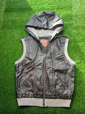 Vintage Miss London Faux Leather Sleeveless Jacket - Black, Size L